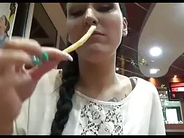 Così bella ragazza bionda fa un video divertente moglie italiana inculata di sesso awezone a casa, divertiti