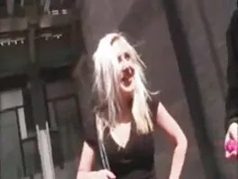 Tesoro sta succhiando un cazzo duro giovani pornostar italiane
