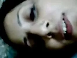 Ragazza tettona si sta massaggiando sex mature italiane la figa