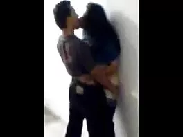 Adolescente tettona succhia un film hard italiani grosso cazzo