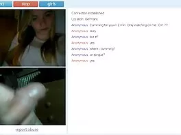 La bionda pornostar venete gioca con la sua figa bagnata