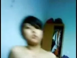La videopornoitaliana donna tettona si sta masturbando