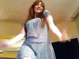 La ragazza sexy Victoria succhia pornoitaliane