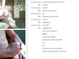 Bionda con un bel sorriso sul viso che pornoitaliano succhia il cazzo
